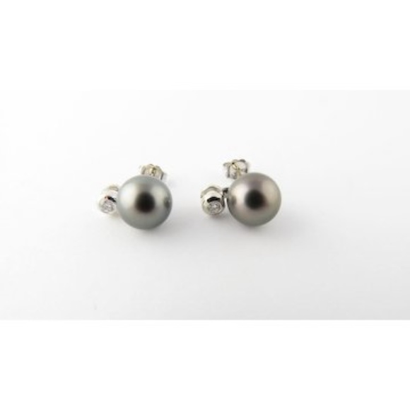 Vintage 14 Karat White Gold Black Pearl and Diamond Earrings #3318 - Picture 4 of 7